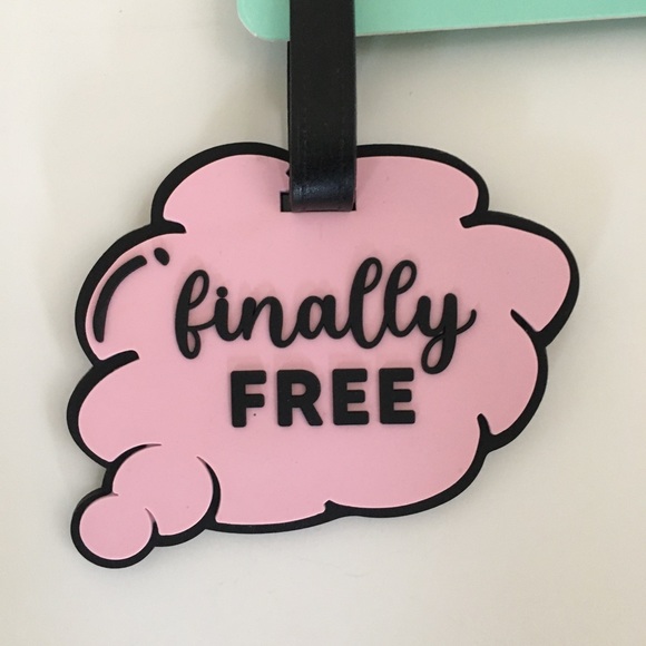 NEW 2 Luggage Tags Pink and Blue “Finally Free” and “Mentally Already There” - Picture 2 of 6